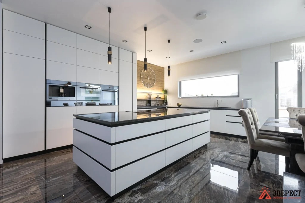 Угловая кухня с островом "Wetterstein"