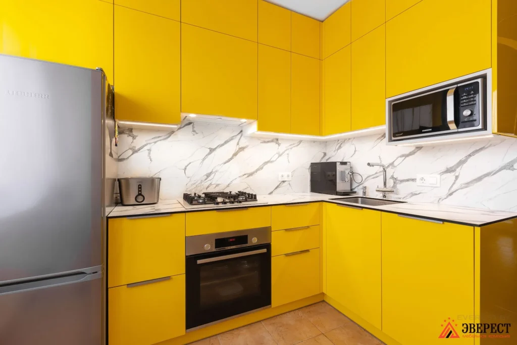 Угловая кухня под потолок "Саммер"