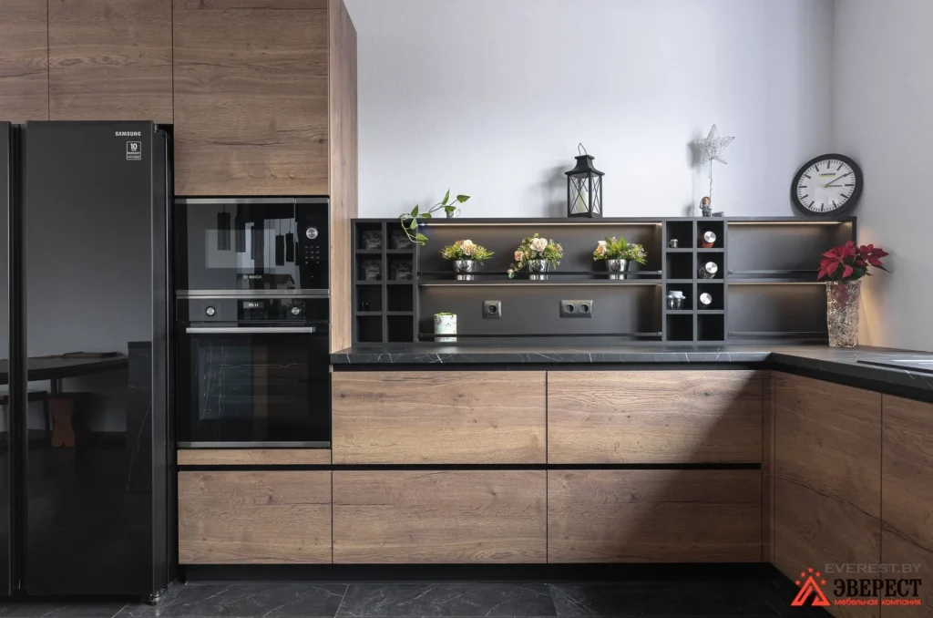 П-образная кухня в частный дом "Бравос"