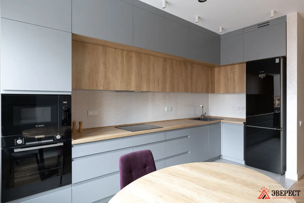 Кухня под потолок с зоной ТВ "Ника"