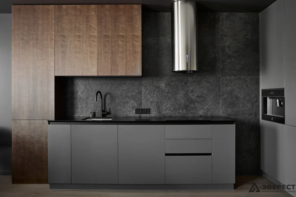 Кухня из шпона с пеналами "Вестер"