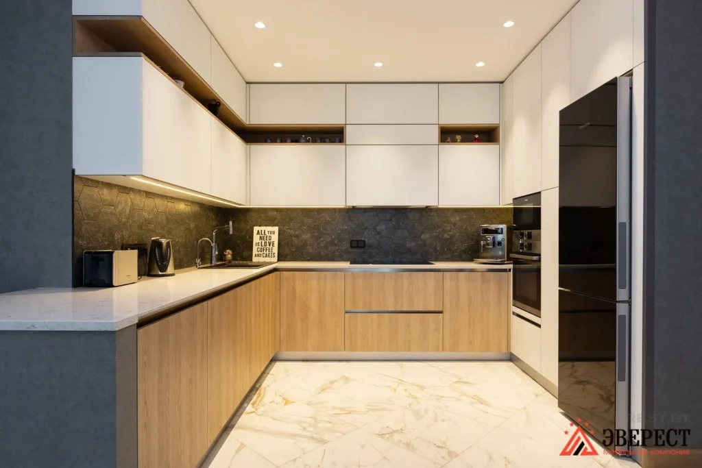 П-образная кухня под потолок "Арт"