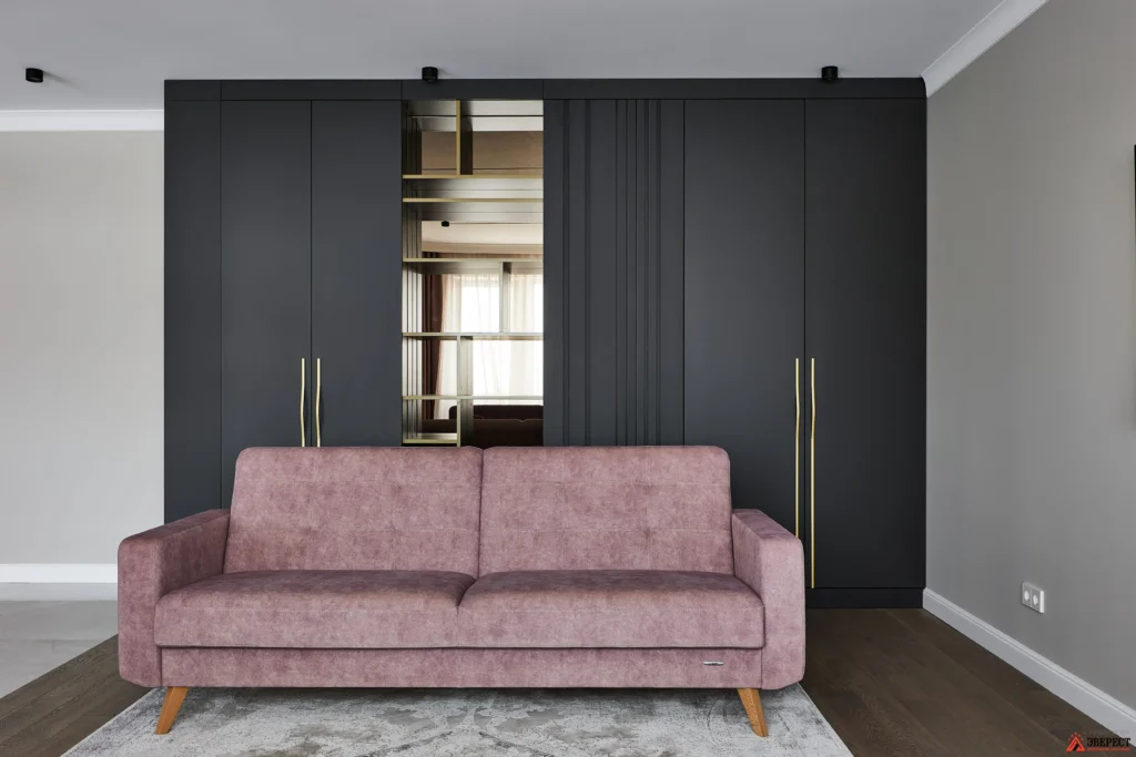 Шкаф в гостиную