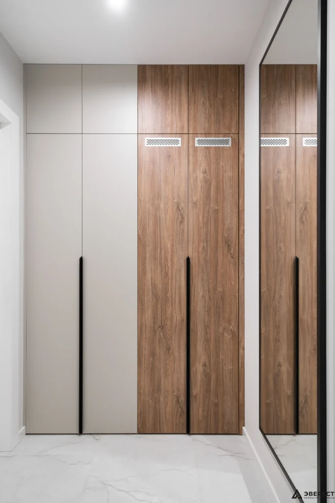 Мебель в прихожую "Монблан"