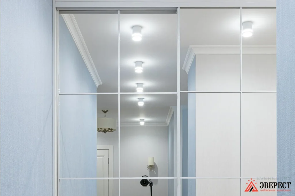 Шкаф-купе зеркальный с делениями "Бромо"