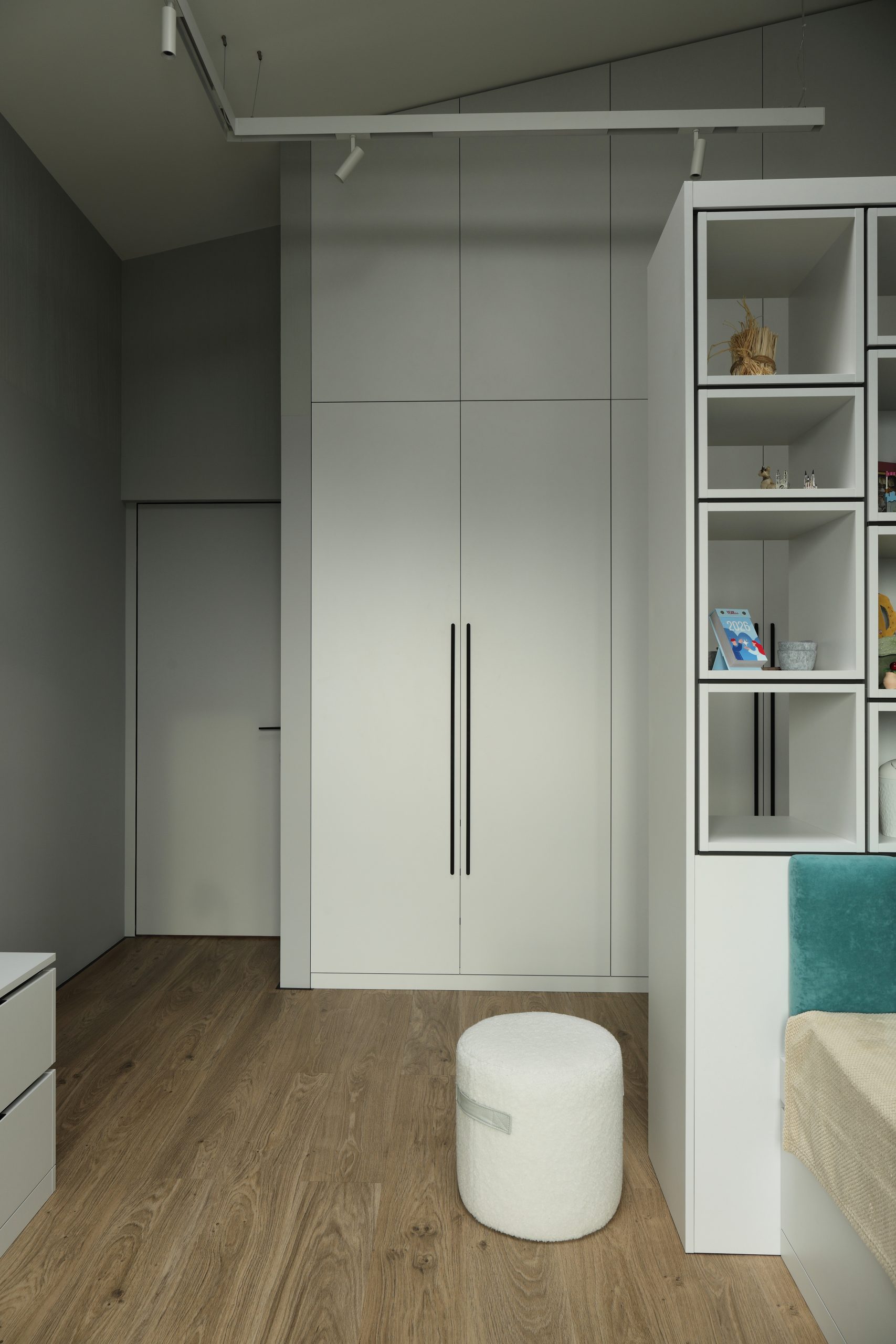 Мебель для детской комнаты для девочки.